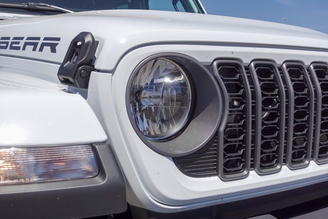 new 2025 Jeep Gladiator car, priced at $39,735