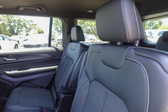 new 2025 Jeep Grand Cherokee L car, priced at $40,617