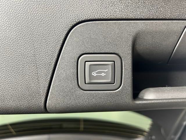 new 2025 Buick Envision car, priced at $38,500