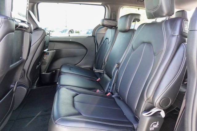 new 2025 Chrysler Pacifica car, priced at $41,290