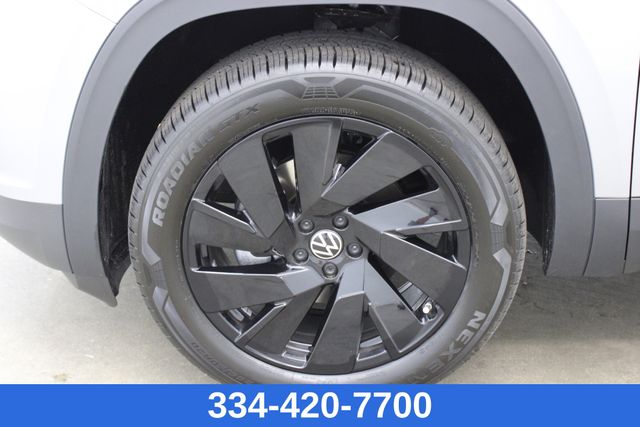 new 2025 Volkswagen Atlas car, priced at $44,703