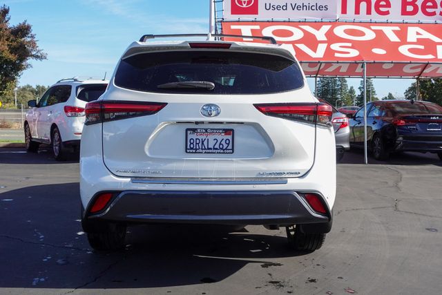 used 2020 Toyota Highlander car, priced at $32,000