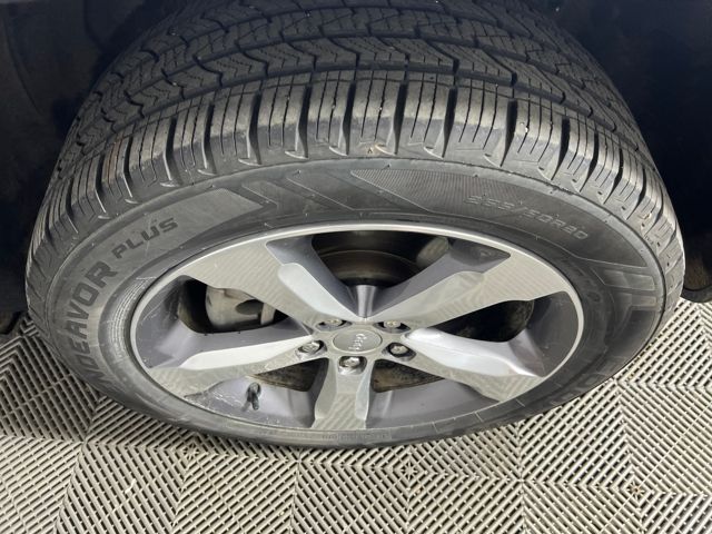 used 2021 Jeep Grand Cherokee L car, priced at $25,000