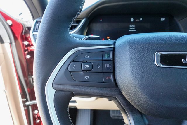 new 2025 Jeep Grand Cherokee car, priced at $47,180