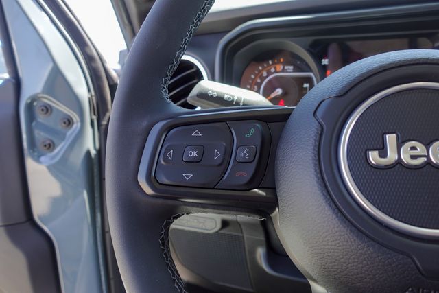 new 2025 Jeep Gladiator car, priced at $46,270