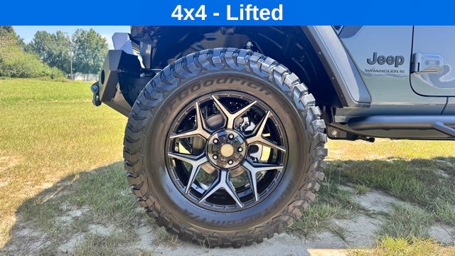 new 2025 Jeep Wrangler car, priced at $65,435