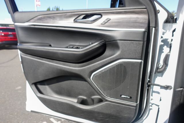 used 2024 Jeep Grand Cherokee car, priced at $30,788