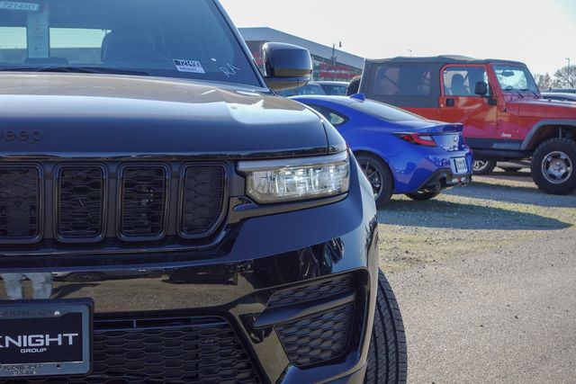 new 2025 Jeep Grand Cherokee car, priced at $44,170