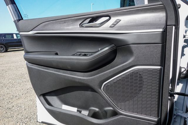 new 2025 Jeep Grand Cherokee L car, priced at $54,112