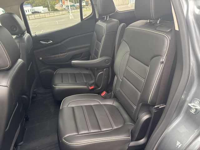 used 2021 GMC Acadia car, priced at $27,999