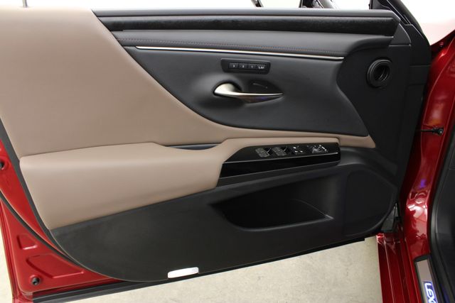 used 2025 Lexus ES car, priced at $44,999