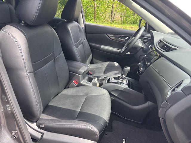 used 2019 Nissan Rogue car, priced at $18,999