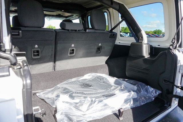 new 2025 Jeep Wrangler car, priced at $54,574