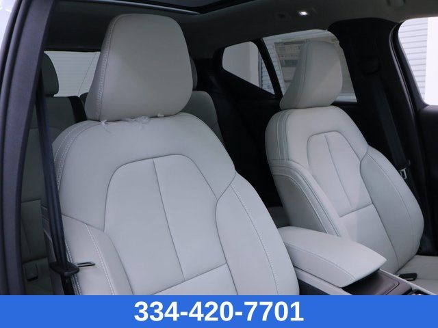 new 2025 Volvo XC40 car, priced at $43,997