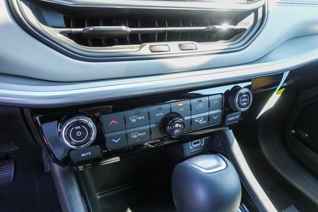 new 2025 Jeep Compass car, priced at $39,285