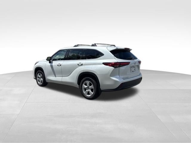 used 2022 Toyota Highlander car, priced at $31,199