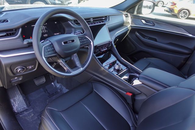 new 2025 Jeep Grand Cherokee car, priced at $34,181