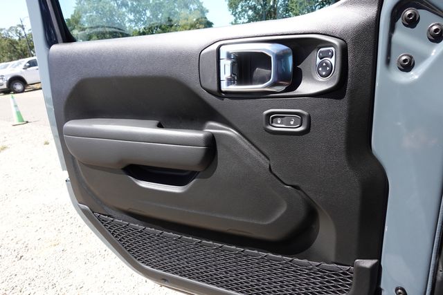 new 2025 Jeep Wrangler car, priced at $45,680