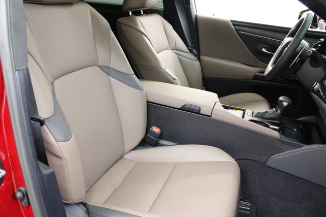 used 2025 Lexus ES car, priced at $44,999