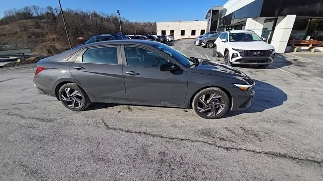 new 2025 Hyundai Elantra car, priced at $24,095