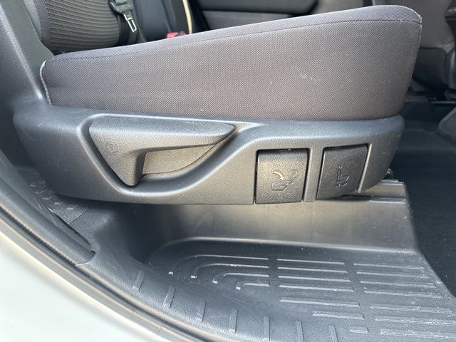 used 2022 Toyota Highlander car, priced at $31,199