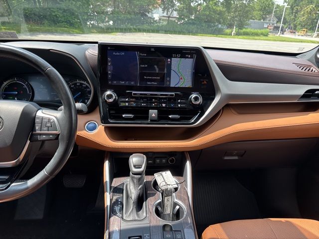 used 2020 Toyota Highlander Hybrid car, priced at $35,488
