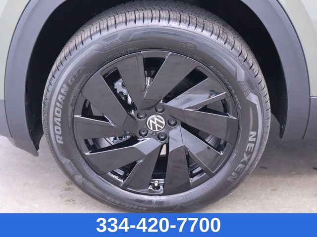 new 2025 Volkswagen Atlas car, priced at $44,096