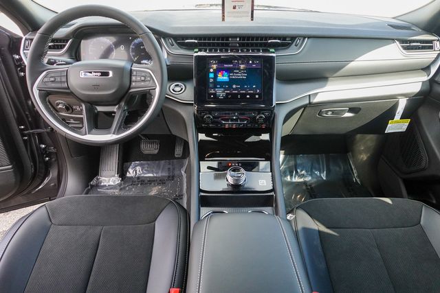 new 2025 Jeep Grand Cherokee L car, priced at $40,870