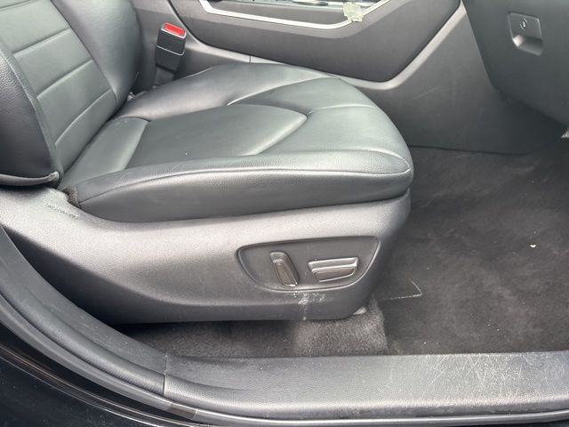 used 2022 Toyota Highlander car, priced at $35,699