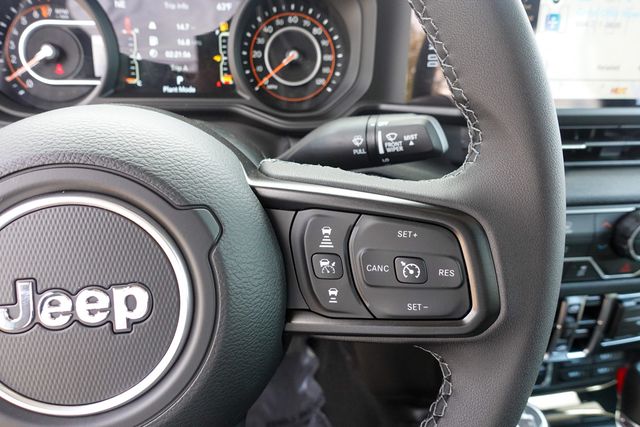 new 2025 Jeep Gladiator car, priced at $46,625