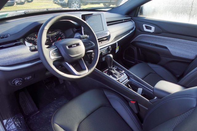 new 2025 Jeep Compass car, priced at $26,860