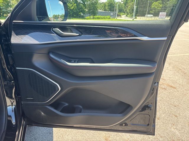 used 2022 Jeep Grand Cherokee car, priced at $37,699