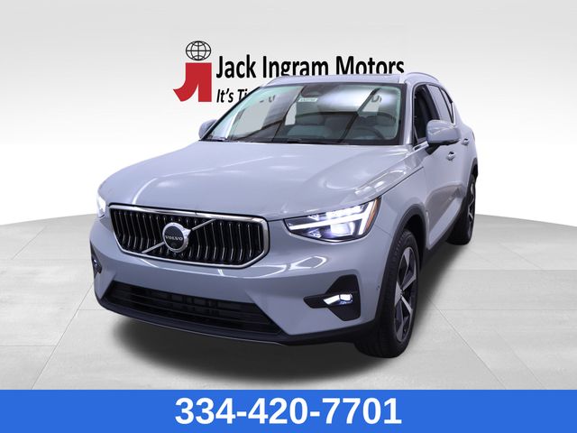 new 2025 Volvo XC40 car, priced at $46,335
