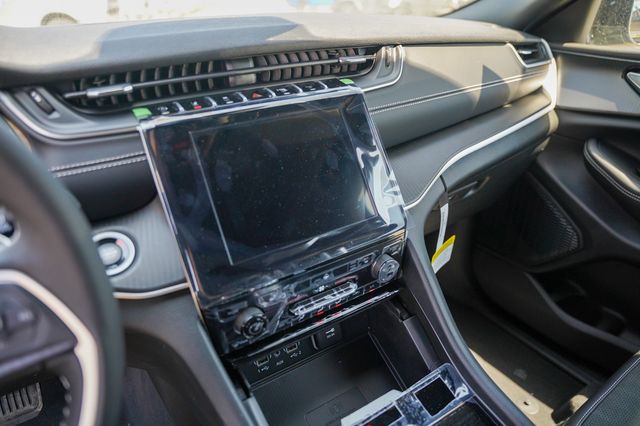 new 2025 Jeep Grand Cherokee car, priced at $38,850