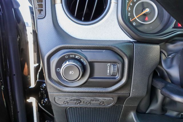 new 2025 Jeep Wrangler car, priced at $40,180