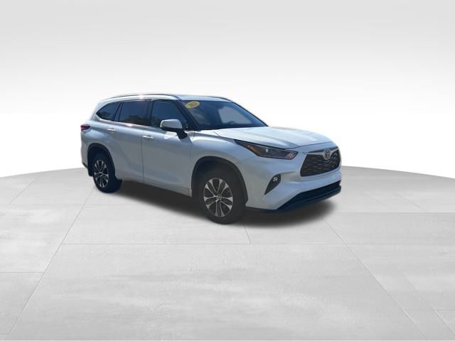 used 2021 Toyota Highlander car, priced at $32,845