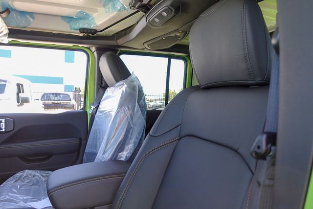 new 2025 Jeep Gladiator car, priced at $46,270