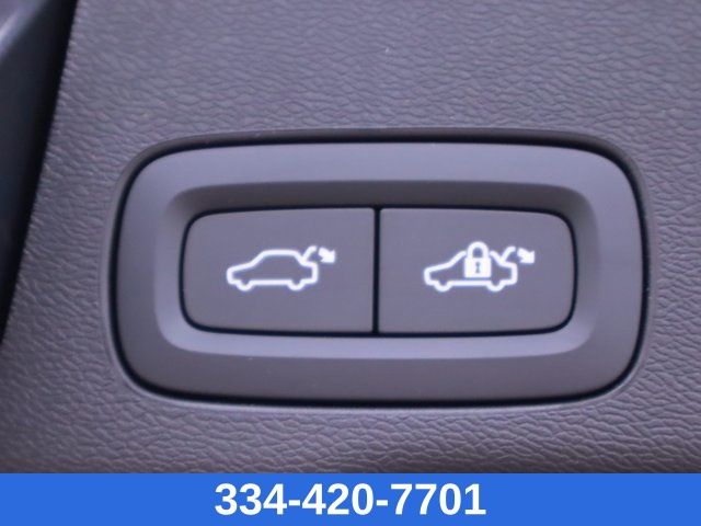 new 2025 Volvo XC60 car, priced at $53,360