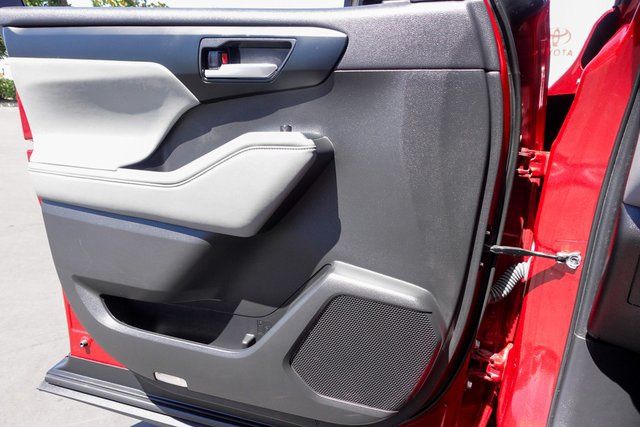 used 2023 Toyota Highlander car, priced at $33,599