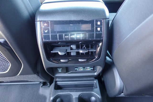 new 2025 Jeep Grand Cherokee L car, priced at $43,712