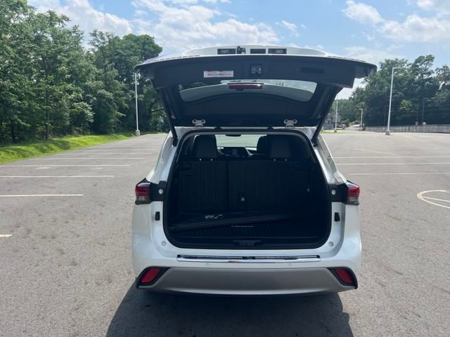 used 2021 Toyota Highlander Hybrid car, priced at $42,995